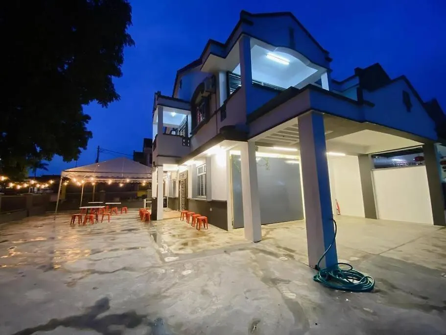 A02 Homestay In Taman Daya Johor Bahru 0*,  Malaysia
