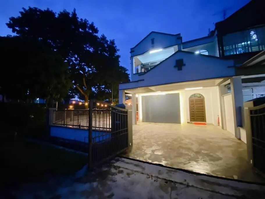 Holiday home A02 Homestay In Taman Daya Johor Bahru